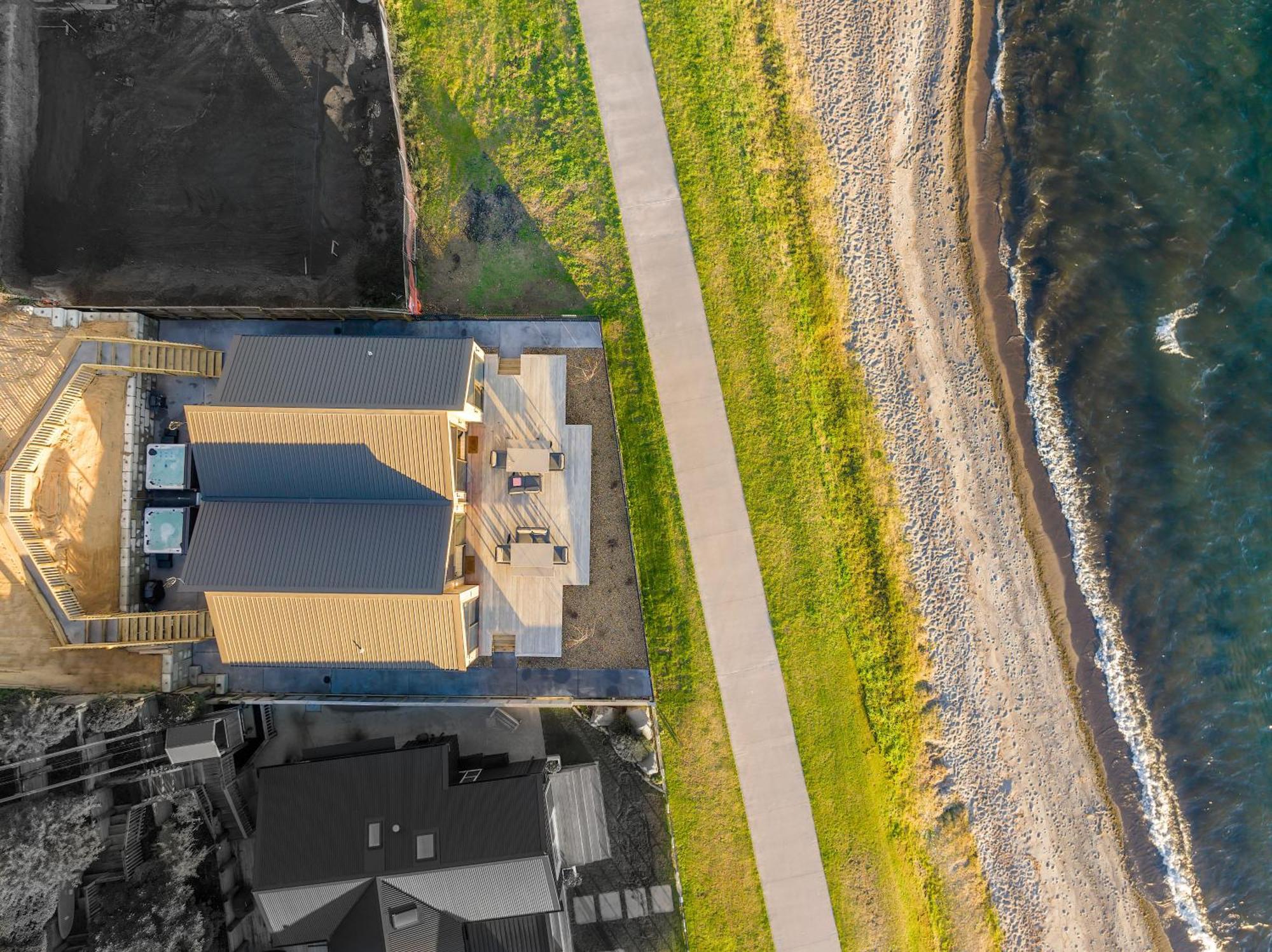 Brand New Lake Front Homes Spa Pool Taupo Exterior photo